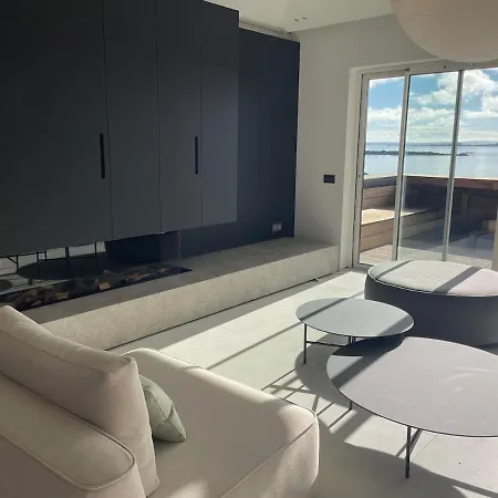 شقة Seafront Design Duplex *